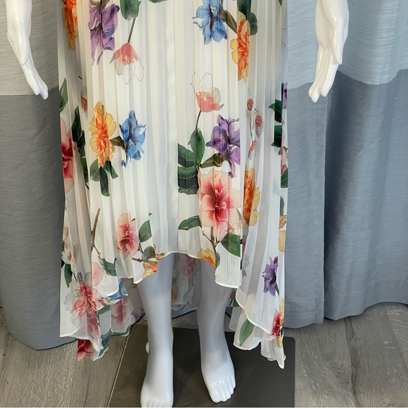 Alex Marie Ivory Floral Pleated Hi Low Gold Chain Strap Maxi Dress Sz 12 - Picture 5 of 11